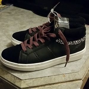 SKECHERS shoes *SOLD*